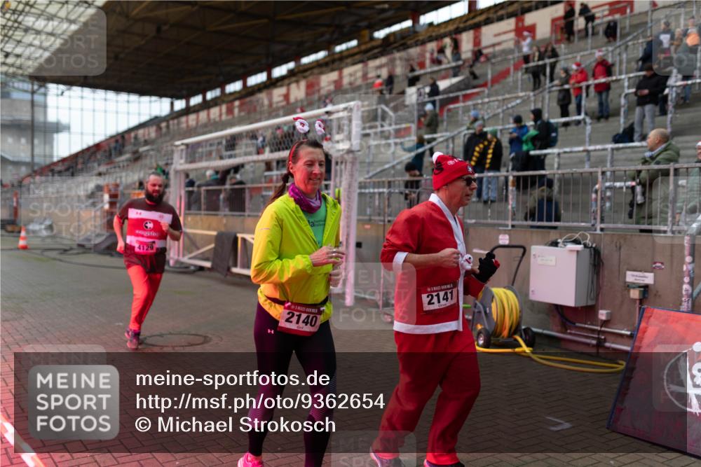07.12.2025 - St. Pauli X-Mass-Run No. 15 Michael Strokosch http://msf.ph/oto/9362654 07.12.2025 11:00:51 Laufen 14129, 2140, 2141 meine-sportfotos.de