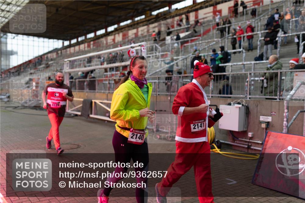 07.12.2025 - St. Pauli X-Mass-Run No. 15 Michael Strokosch http://msf.ph/oto/9362657 07.12.2025 11:00:51 Laufen 4129, 2140, 5, 2141, 8 meine-sportfotos.de