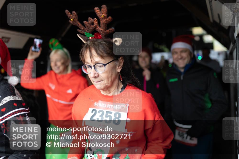 07.12.2025 - St. Pauli X-Mass-Run No. 15 Michael Strokosch http://msf.ph/oto/9362721 07.12.2025 11:13:14 Laufen 558, 15, 2358, 9812 meine-sportfotos.de