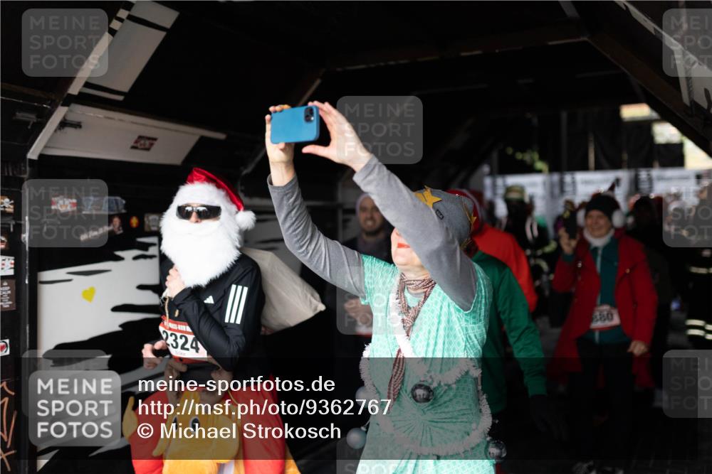 07.12.2025 - St. Pauli X-Mass-Run No. 15 Michael Strokosch http://msf.ph/oto/9362767 07.12.2025 11:13:27 Laufen 2324, 360 meine-sportfotos.de