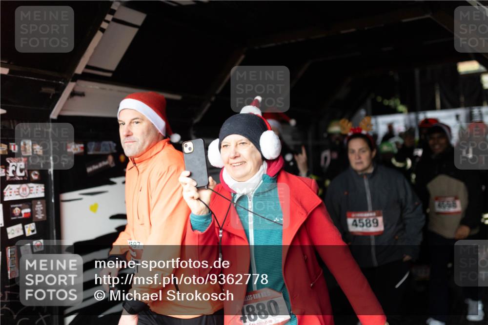 07.12.2025 - St. Pauli X-Mass-Run No. 15 Michael Strokosch http://msf.ph/oto/9362778 07.12.2025 11:13:29 Laufen 597, 15, 4880, 4589, 4558 meine-sportfotos.de