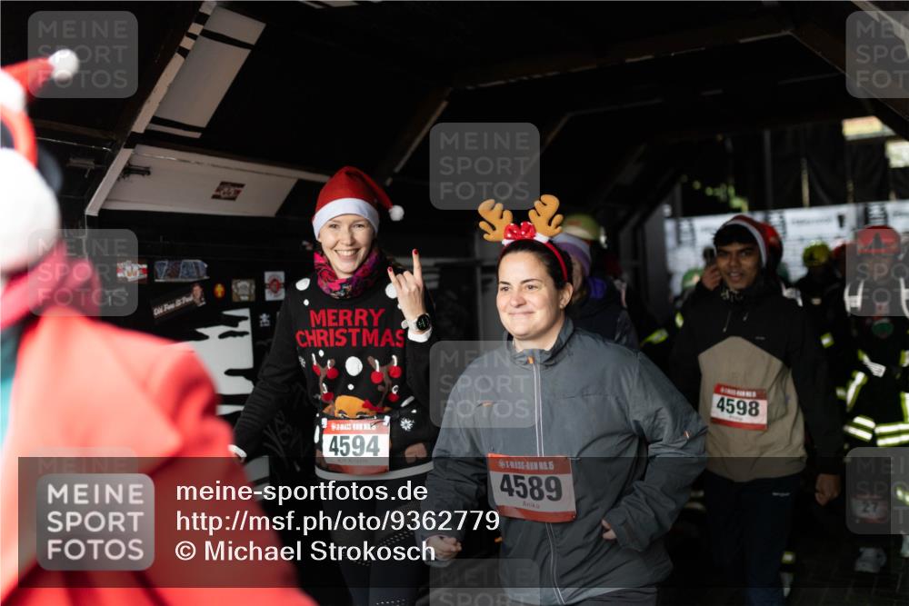 07.12.2025 - St. Pauli X-Mass-Run No. 15 Michael Strokosch http://msf.ph/oto/9362779 07.12.2025 11:13:30 Laufen 4594, 15, 4589, 4598, 27 meine-sportfotos.de