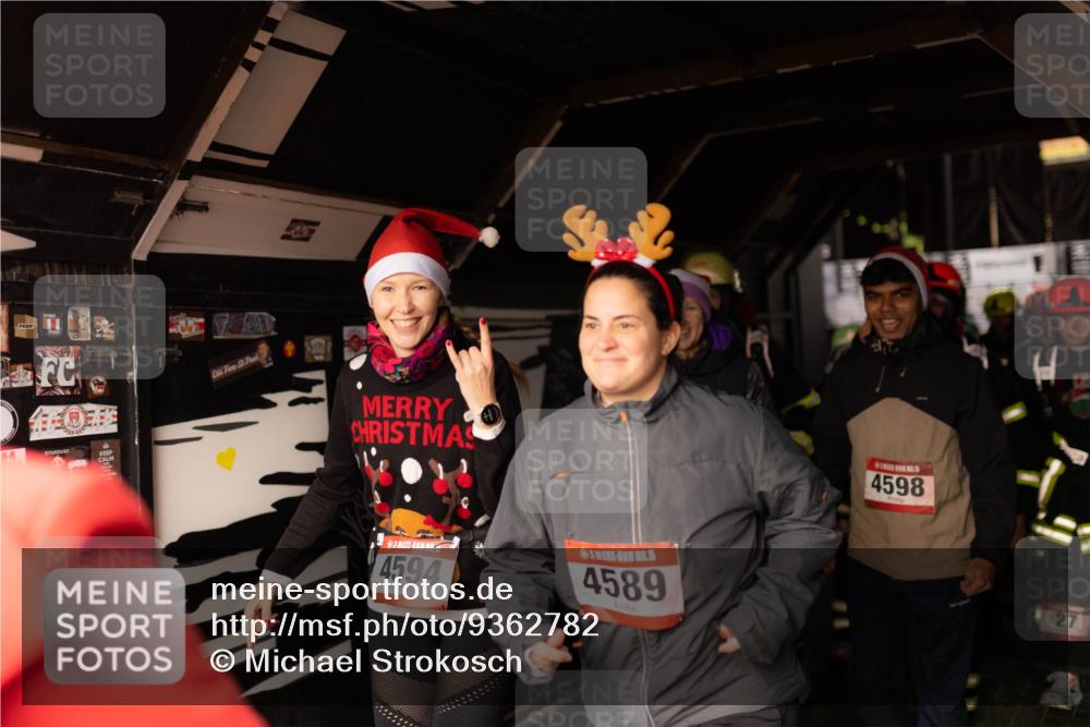 07.12.2025 - St. Pauli X-Mass-Run No. 15 Michael Strokosch http://msf.ph/oto/9362782 07.12.2025 11:13:30 Laufen 94, 5, 4594, 15, 4589, 4598, 27 meine-sportfotos.de