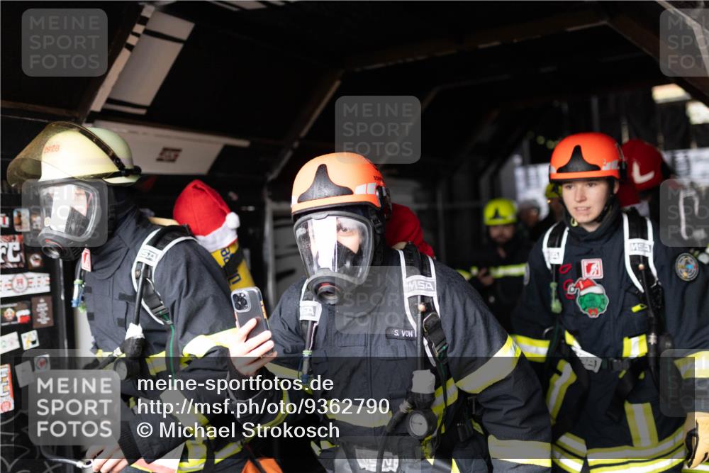 07.12.2025 - St. Pauli X-Mass-Run No. 15 Michael Strokosch http://msf.ph/oto/9362790 07.12.2025 11:13:32 Laufen 928 meine-sportfotos.de