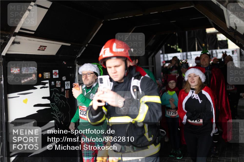 07.12.2025 - St. Pauli X-Mass-Run No. 15 Michael Strokosch http://msf.ph/oto/9362810 07.12.2025 11:13:36 Laufen 4, 232, 1729, 1879 meine-sportfotos.de