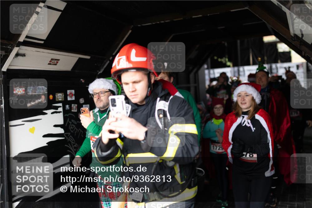 07.12.2025 - St. Pauli X-Mass-Run No. 15 Michael Strokosch http://msf.ph/oto/9362813 07.12.2025 11:13:36 Laufen 2, 1729, 78 meine-sportfotos.de
