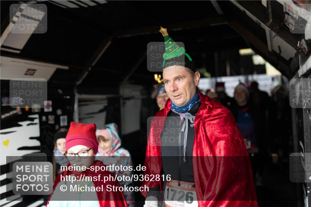 07.12.2025 - St. Pauli X-Mass-Run No. 15 Michael Strokosch http://msf.ph/oto/9362816 07.12.2025 11:13:38 Laufen 15, 1726 meine-sportfotos.de