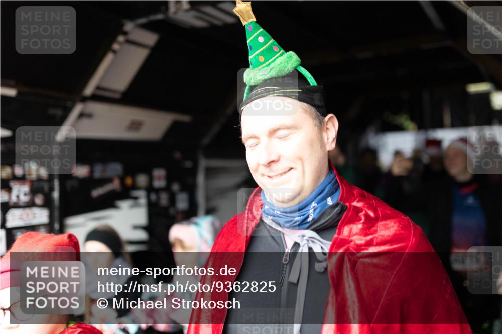 07.12.2025 - St. Pauli X-Mass-Run No. 15 Michael Strokosch http://msf.ph/oto/9362825 07.12.2025 11:13:39 Laufen 8439, 2034 meine-sportfotos.de