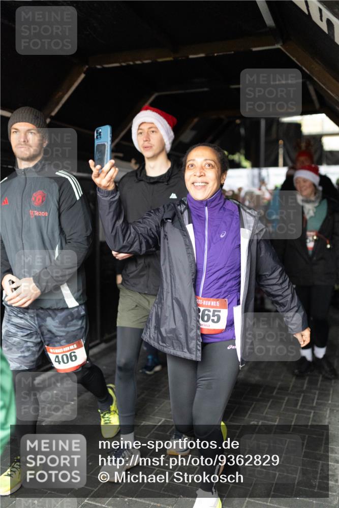 07.12.2025 - St. Pauli X-Mass-Run No. 15 Michael Strokosch http://msf.ph/oto/9362829 07.12.2025 11:13:41 Laufen 406, 15, 65 meine-sportfotos.de