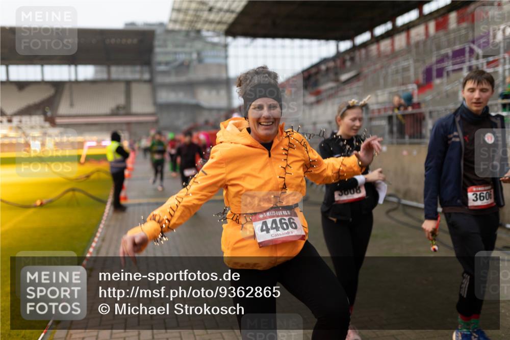 07.12.2025 - St. Pauli X-Mass-Run No. 15 Michael Strokosch http://msf.ph/oto/9362865 07.12.2025 11:19:37 Laufen 15, 4466, 3008, 360 meine-sportfotos.de
