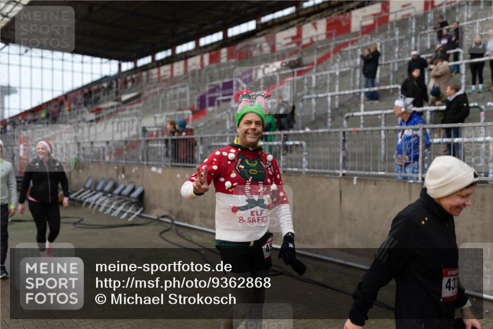 07.12.2025 - St. Pauli X-Mass-Run No. 15 Michael Strokosch http://msf.ph/oto/9362868 07.12.2025 11:19:54 Laufen 45, 43 meine-sportfotos.de