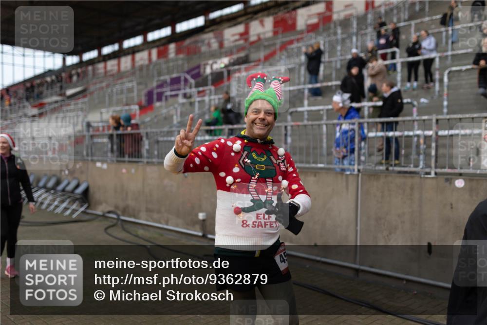 07.12.2025 - St. Pauli X-Mass-Run No. 15 Michael Strokosch http://msf.ph/oto/9362879 07.12.2025 11:19:54 Laufen 45 meine-sportfotos.de