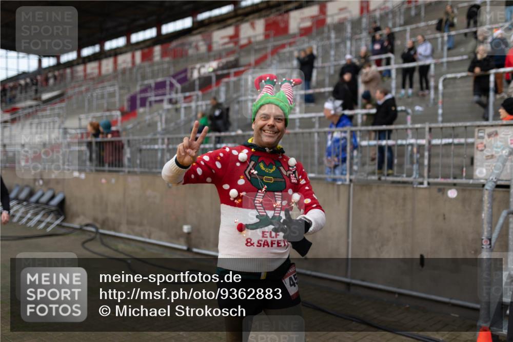 07.12.2025 - St. Pauli X-Mass-Run No. 15 Michael Strokosch http://msf.ph/oto/9362883 07.12.2025 11:19:54 Laufen 45, 0 meine-sportfotos.de