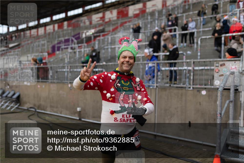 07.12.2025 - St. Pauli X-Mass-Run No. 15 Michael Strokosch http://msf.ph/oto/9362885 07.12.2025 11:19:55 Laufen 45 meine-sportfotos.de