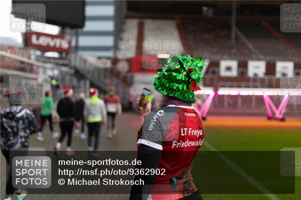 07.12.2025 - St. Pauli X-Mass-Run No. 15 Michael Strokosch http://msf.ph/oto/9362902 07.12.2025 11:20:04 Laufen  meine-sportfotos.de