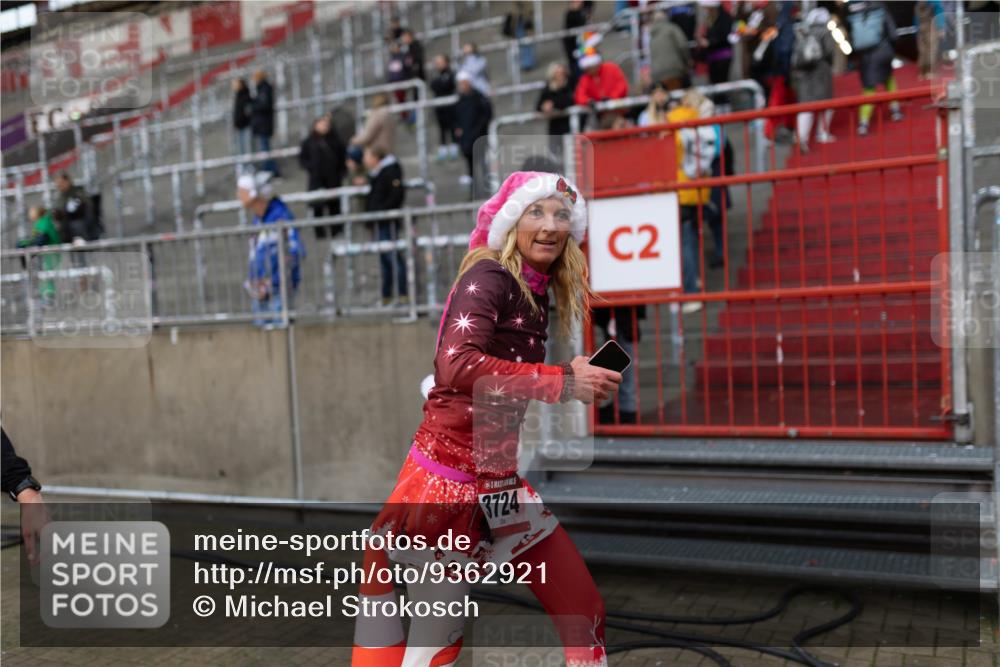07.12.2025 - St. Pauli X-Mass-Run No. 15 Michael Strokosch http://msf.ph/oto/9362921 07.12.2025 11:20:15 Laufen 3724, 2 meine-sportfotos.de
