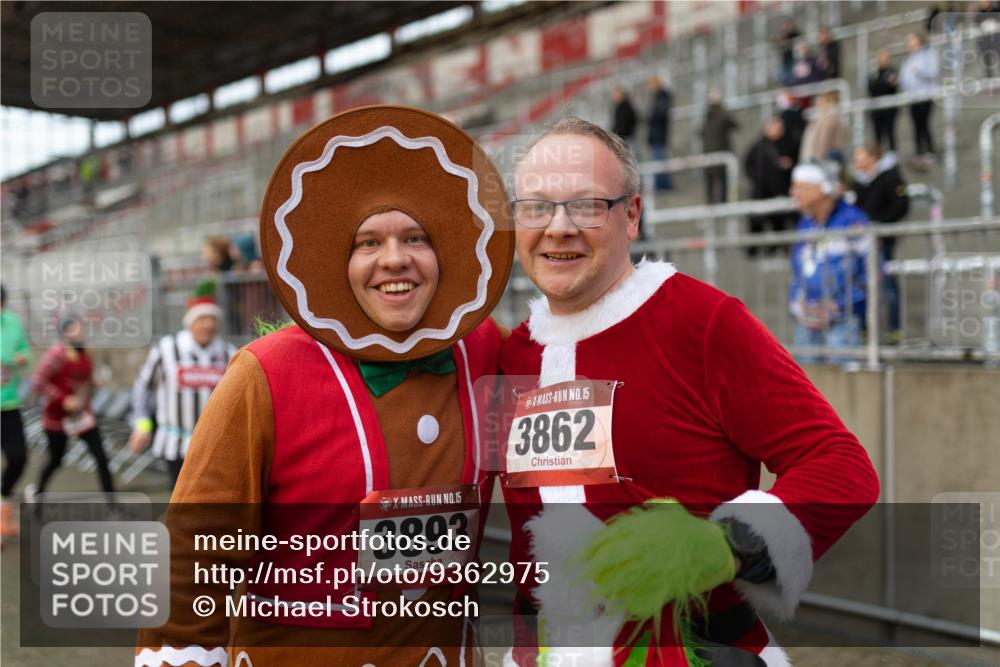 07.12.2025 - St. Pauli X-Mass-Run No. 15 Michael Strokosch http://msf.ph/oto/9362975 07.12.2025 11:20:44 Laufen 15, 3893, 15, 3862 meine-sportfotos.de