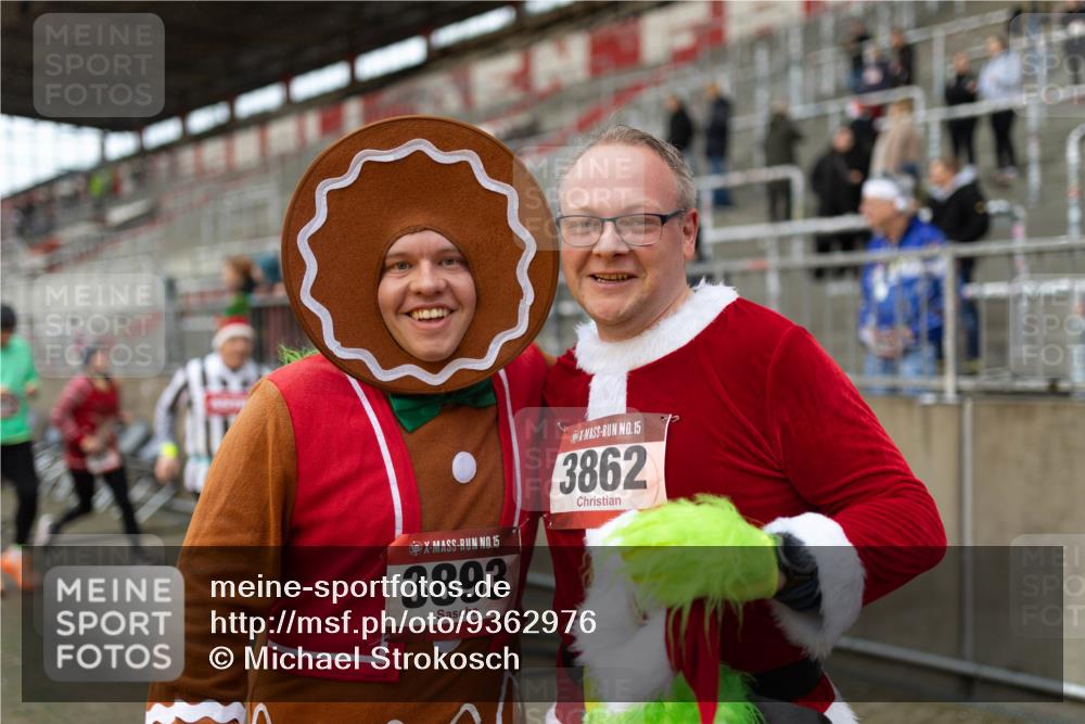 07.12.2025 - St. Pauli X-Mass-Run No. 15 Michael Strokosch http://msf.ph/oto/9362976 07.12.2025 11:20:44 Laufen 15, 3893, 15, 3862 meine-sportfotos.de