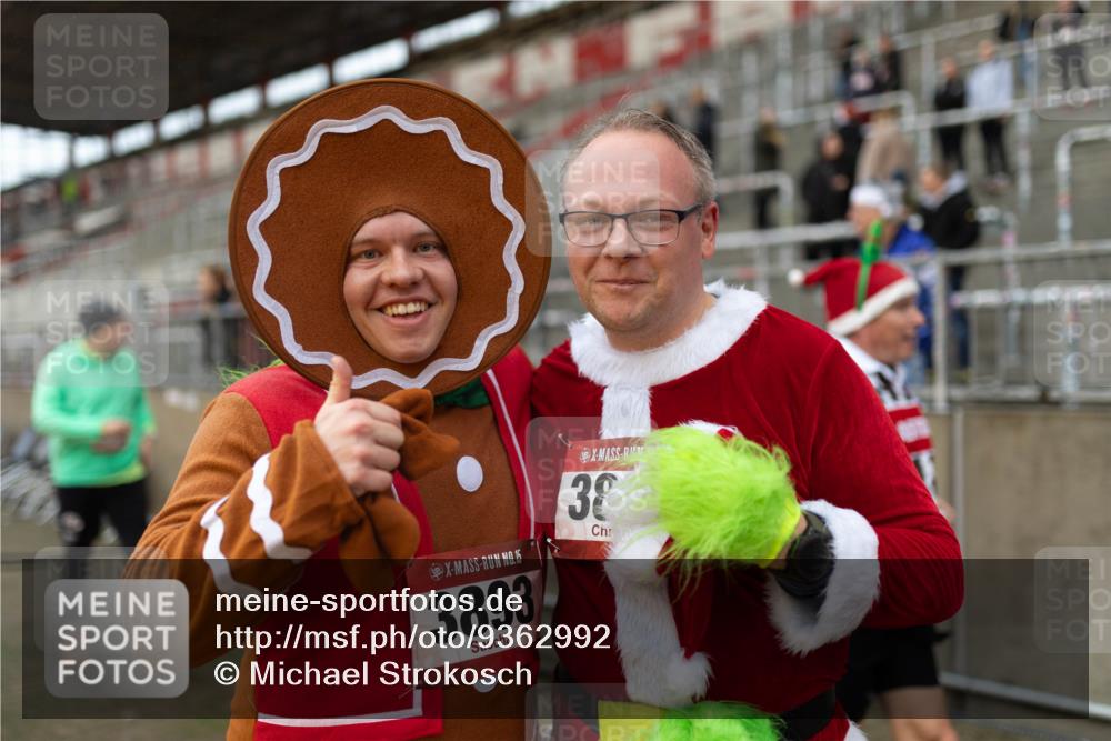 07.12.2025 - St. Pauli X-Mass-Run No. 15 Michael Strokosch http://msf.ph/oto/9362992 07.12.2025 11:20:45 Laufen 15, 3893, 38 meine-sportfotos.de