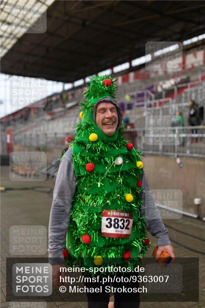 07.12.2025 - St. Pauli X-Mass-Run No. 15 Michael Strokosch http://msf.ph/oto/9363007 07.12.2025 11:21:00 Laufen 3832 meine-sportfotos.de