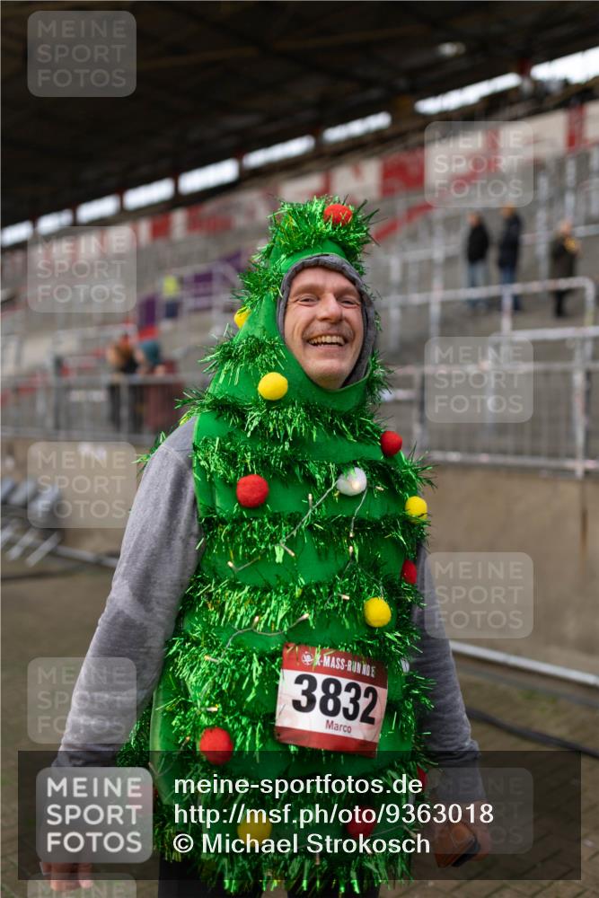 07.12.2025 - St. Pauli X-Mass-Run No. 15 Michael Strokosch http://msf.ph/oto/9363018 07.12.2025 11:21:01 Laufen 3832 meine-sportfotos.de