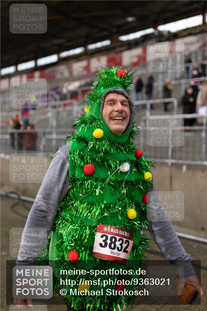 07.12.2025 - St. Pauli X-Mass-Run No. 15 Michael Strokosch http://msf.ph/oto/9363021 07.12.2025 11:21:01 Laufen 3832 meine-sportfotos.de