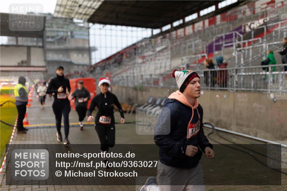 07.12.2025 - St. Pauli X-Mass-Run No. 15 Michael Strokosch http://msf.ph/oto/9363027 07.12.2025 11:21:40 Laufen 3384 meine-sportfotos.de
