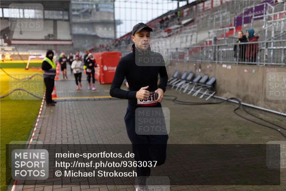 07.12.2025 - St. Pauli X-Mass-Run No. 15 Michael Strokosch http://msf.ph/oto/9363037 07.12.2025 11:21:41 Laufen 5, 5541 meine-sportfotos.de