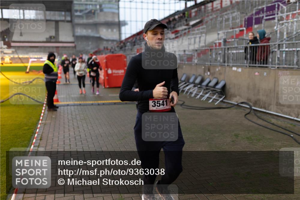 07.12.2025 - St. Pauli X-Mass-Run No. 15 Michael Strokosch http://msf.ph/oto/9363038 07.12.2025 11:21:42 Laufen 3541 meine-sportfotos.de
