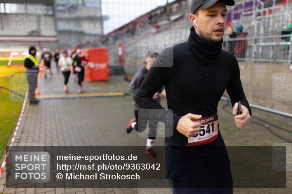 07.12.2025 - St. Pauli X-Mass-Run No. 15 Michael Strokosch http://msf.ph/oto/9363042 07.12.2025 11:21:42 Laufen 5, 541 meine-sportfotos.de