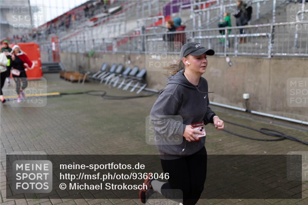 07.12.2025 - St. Pauli X-Mass-Run No. 15 Michael Strokosch http://msf.ph/oto/9363046 07.12.2025 11:21:43 Laufen  meine-sportfotos.de