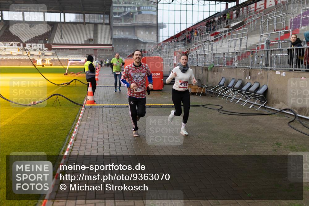 07.12.2025 - St. Pauli X-Mass-Run No. 15 Michael Strokosch http://msf.ph/oto/9363070 07.12.2025 11:21:52 Laufen 22, 4171, 4158, 67 meine-sportfotos.de