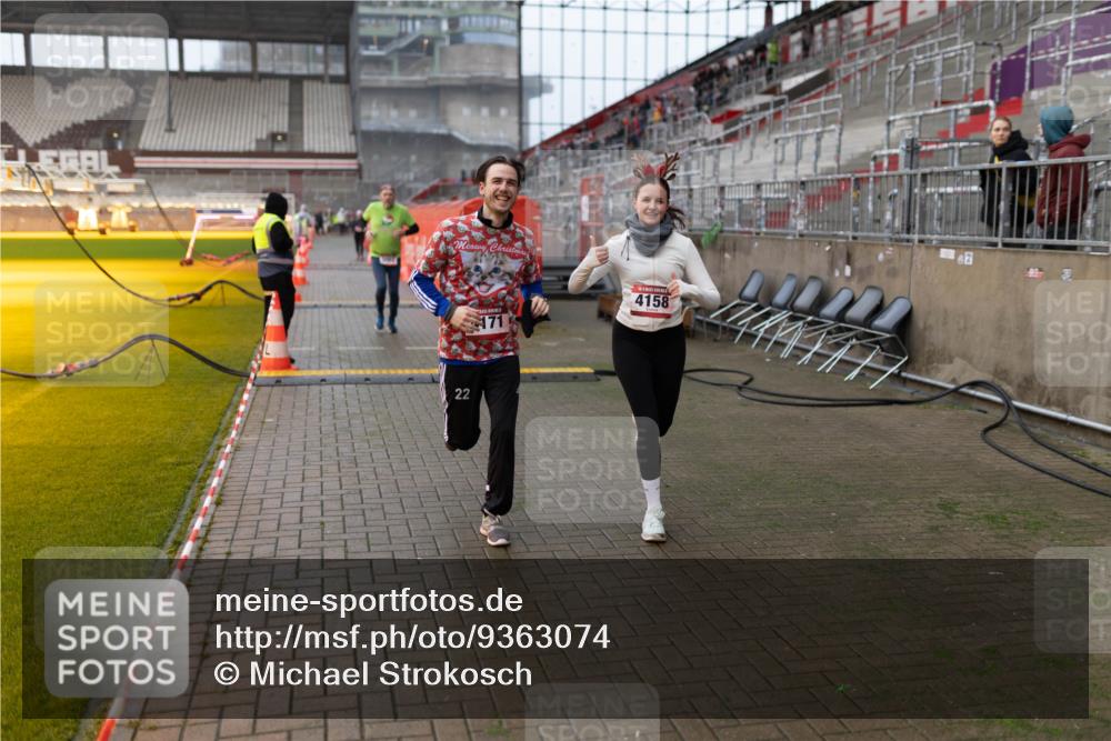 07.12.2025 - St. Pauli X-Mass-Run No. 15 Michael Strokosch http://msf.ph/oto/9363074 07.12.2025 11:21:53 Laufen 171, 4158, 22 meine-sportfotos.de