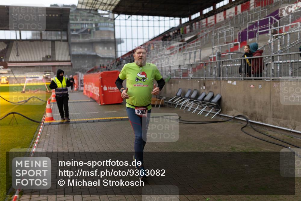 07.12.2025 - St. Pauli X-Mass-Run No. 15 Michael Strokosch http://msf.ph/oto/9363082 07.12.2025 11:21:56 Laufen 3062 meine-sportfotos.de
