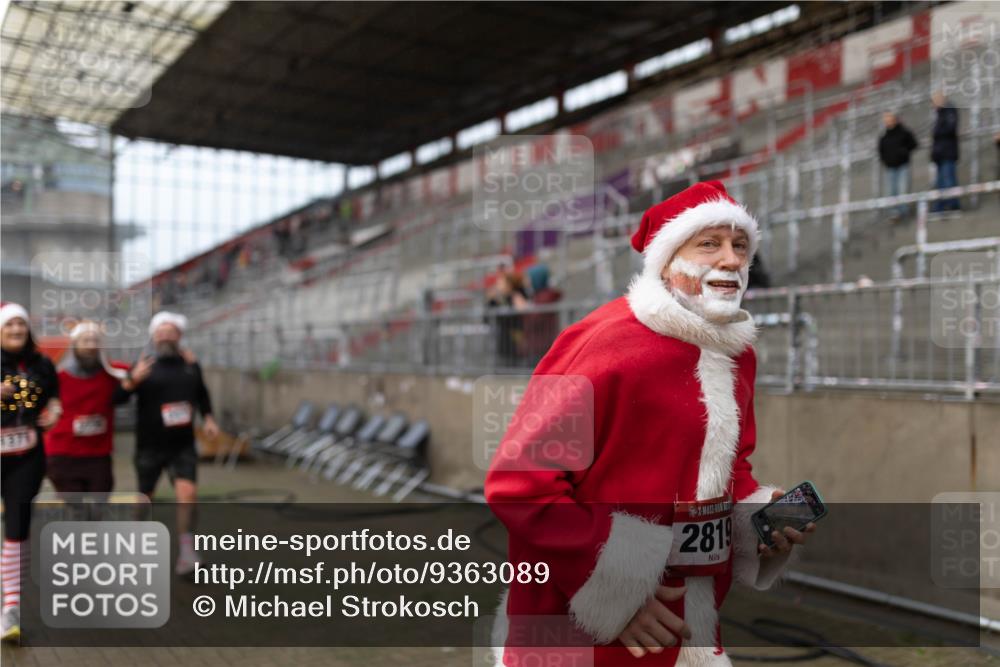 07.12.2025 - St. Pauli X-Mass-Run No. 15 Michael Strokosch http://msf.ph/oto/9363089 07.12.2025 11:22:28 Laufen 1371, 11, 2819 meine-sportfotos.de