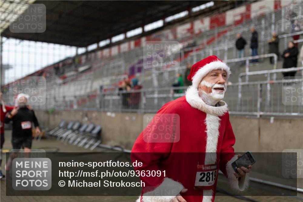 07.12.2025 - St. Pauli X-Mass-Run No. 15 Michael Strokosch http://msf.ph/oto/9363091 07.12.2025 11:22:29 Laufen 2819 meine-sportfotos.de