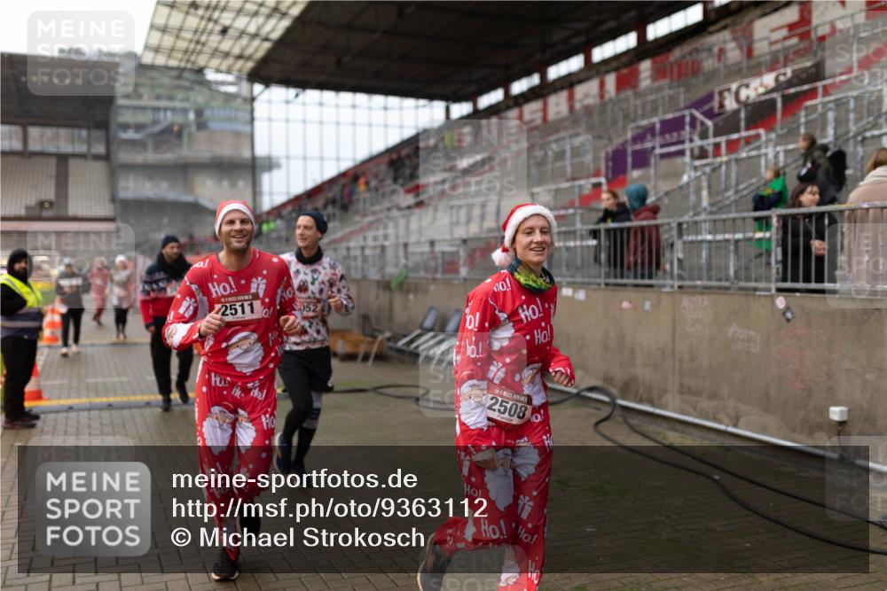 07.12.2025 - St. Pauli X-Mass-Run No. 15 Michael Strokosch http://msf.ph/oto/9363112 07.12.2025 11:23:33 Laufen 2511, 0, 110, 2508 meine-sportfotos.de