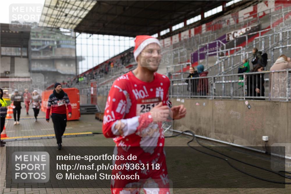 07.12.2025 - St. Pauli X-Mass-Run No. 15 Michael Strokosch http://msf.ph/oto/9363118 07.12.2025 11:23:34 Laufen 25 meine-sportfotos.de