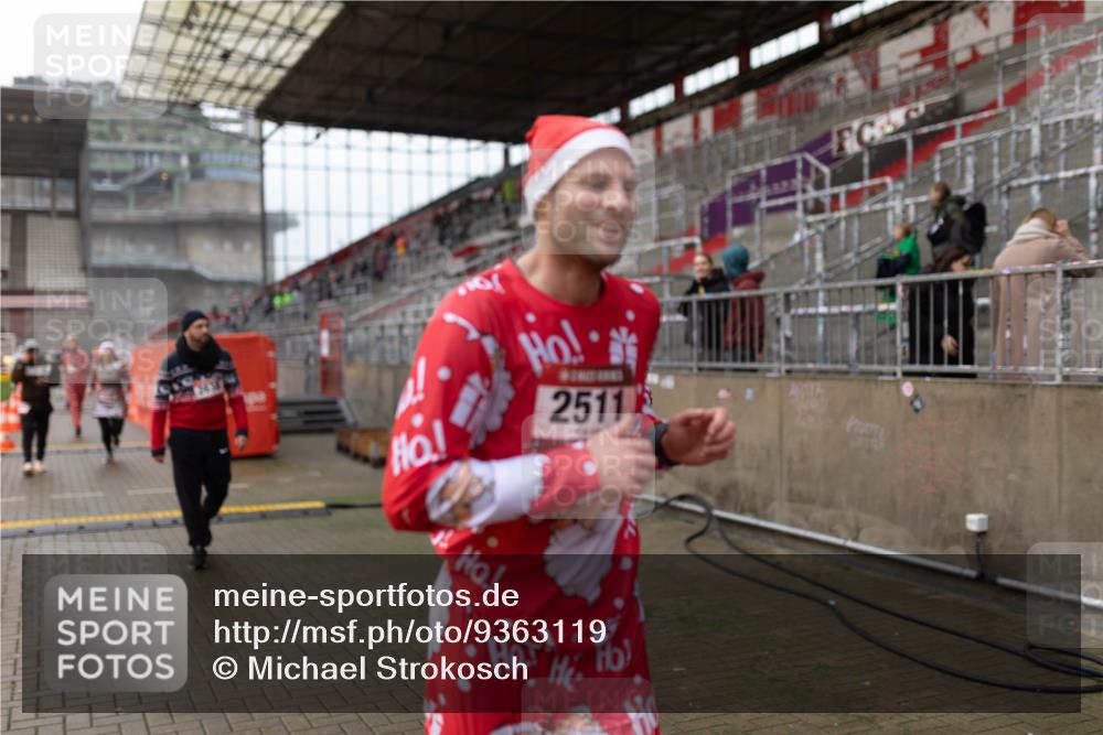07.12.2025 - St. Pauli X-Mass-Run No. 15 Michael Strokosch http://msf.ph/oto/9363119 07.12.2025 11:23:34 Laufen 2511 meine-sportfotos.de