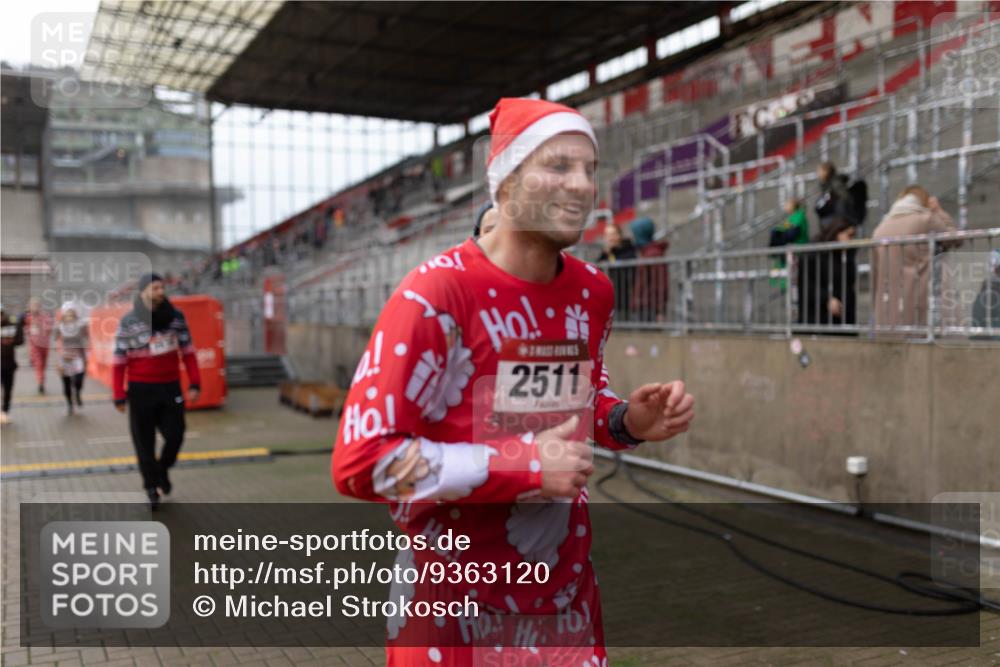 07.12.2025 - St. Pauli X-Mass-Run No. 15 Michael Strokosch http://msf.ph/oto/9363120 07.12.2025 11:23:34 Laufen 2511 meine-sportfotos.de