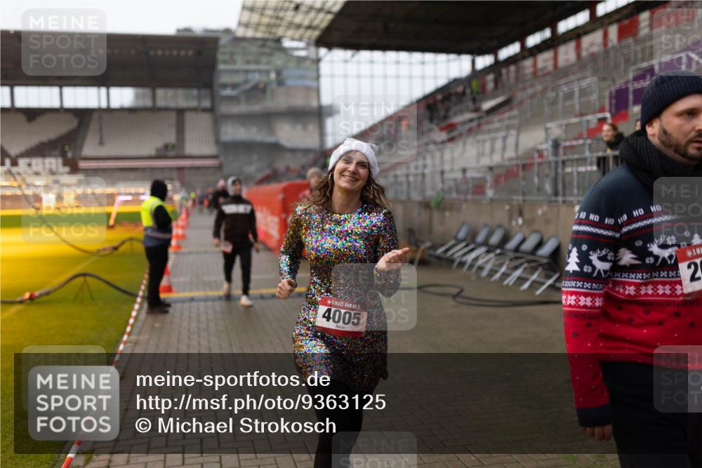 07.12.2025 - St. Pauli X-Mass-Run No. 15 Michael Strokosch http://msf.ph/oto/9363125 07.12.2025 11:23:38 Laufen 5, 4005, 20 meine-sportfotos.de