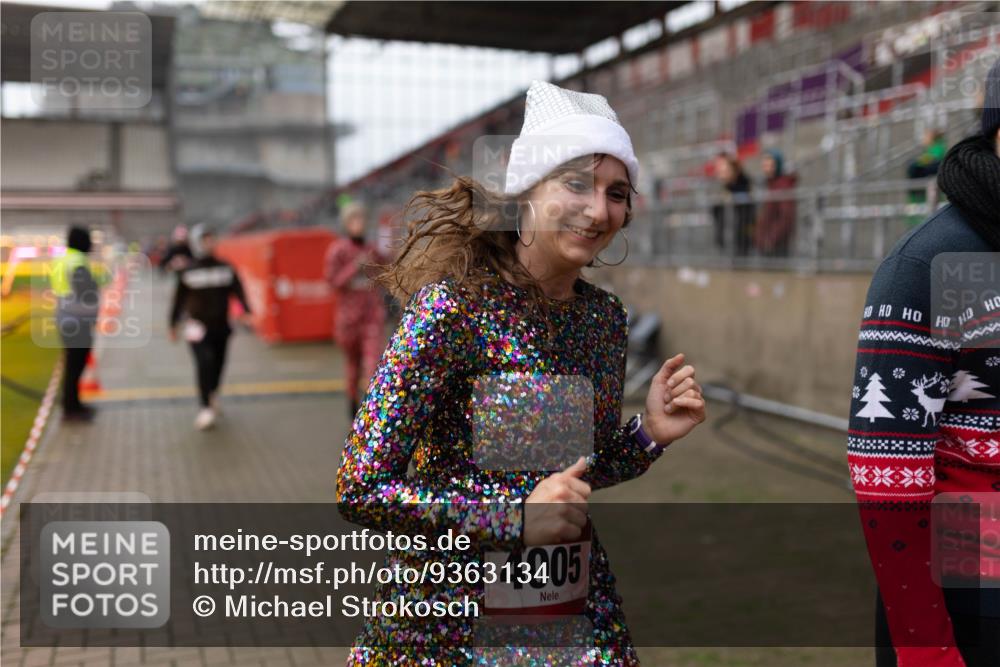 07.12.2025 - St. Pauli X-Mass-Run No. 15 Michael Strokosch http://msf.ph/oto/9363134 07.12.2025 11:23:38 Laufen 0000, 000000, 4005 meine-sportfotos.de