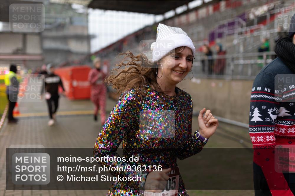 07.12.2025 - St. Pauli X-Mass-Run No. 15 Michael Strokosch http://msf.ph/oto/9363136 07.12.2025 11:23:38 Laufen 000000, 05 meine-sportfotos.de