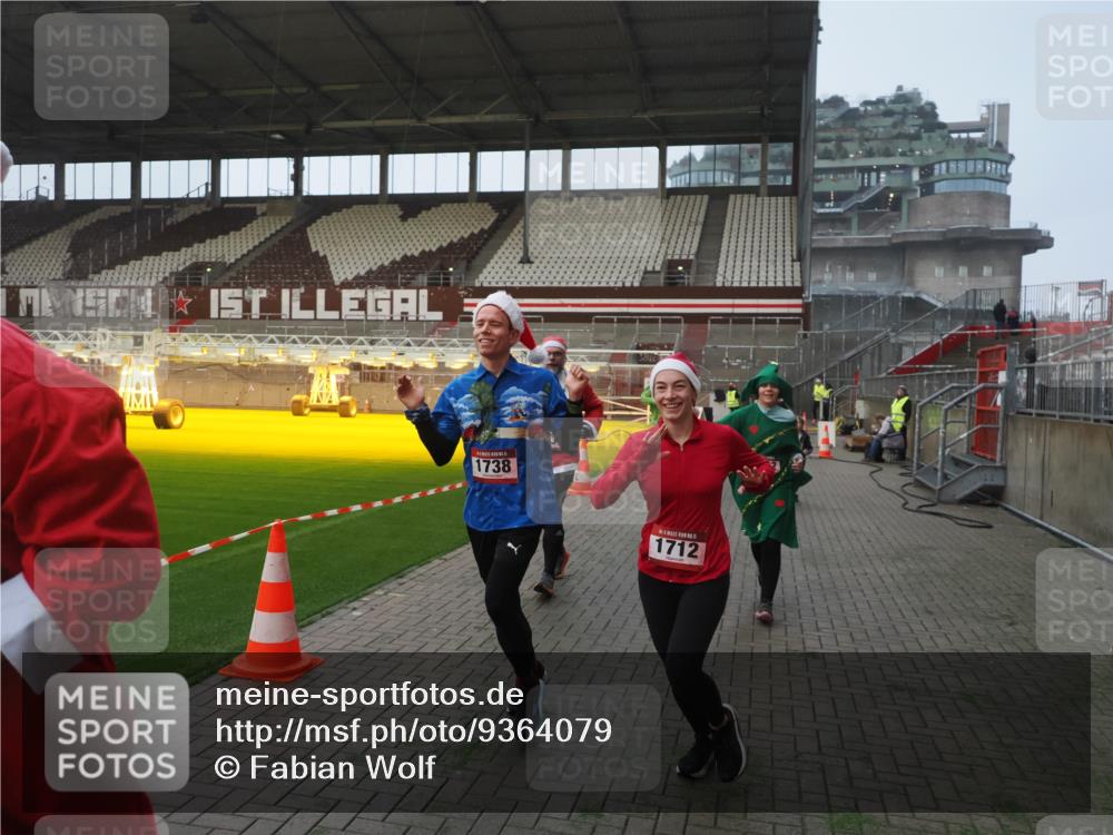 07.12.2025 - St. Pauli X-Mass-Run No. 15 Fabian Wolf http://msf.ph/oto/9364079 07.12.2025 10:04:19 Ziel 113, 1291, 1302, 1712, 1738, 2454, 3188, 4673 meine-sportfotos.de