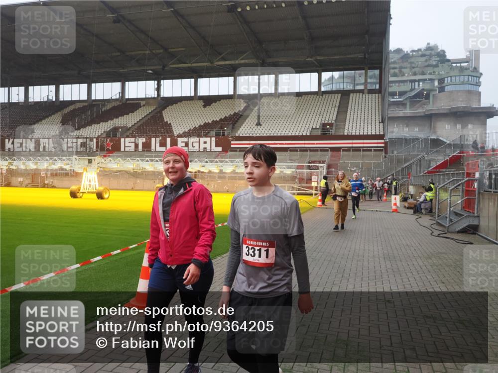 07.12.2025 - St. Pauli X-Mass-Run No. 15 Fabian Wolf http://msf.ph/oto/9364205 07.12.2025 10:05:12 Ziel 114, 202, 210, 292, 699, 1973, 1991, 2168, 2249, 2856, 2866, 3186, 3307, 3311 meine-sportfotos.de