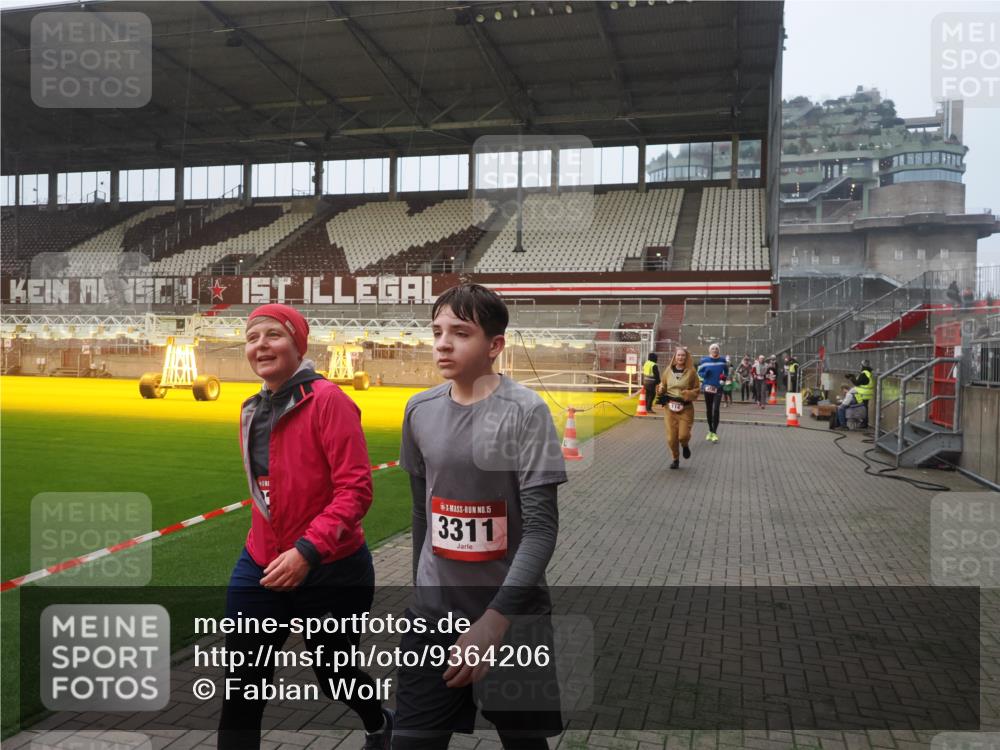 07.12.2025 - St. Pauli X-Mass-Run No. 15 Fabian Wolf http://msf.ph/oto/9364206 07.12.2025 10:05:12 Ziel 114, 202, 210, 292, 699, 1973, 1991, 2168, 2249, 2856, 2866, 3186, 3307, 3311 meine-sportfotos.de