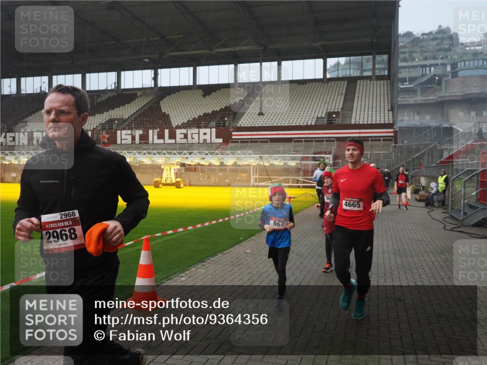 07.12.2025 - St. Pauli X-Mass-Run No. 15 Fabian Wolf http://msf.ph/oto/9364356 07.12.2025 10:06:11 Ziel 127, 148, 180, 424, 468, 676, 805, 834, 893, 967, 969, 1119, 1788, 1937, 2756, 2757, 2894, 2968, 3093, 3172, 3196, 3812, 3814, 3857, 3859, 4235, 4236, 4237, 4246, 4251, 4657, 4665, 4670, 4672, 4676, 4677, 4736, 4739 meine-sportfotos.de