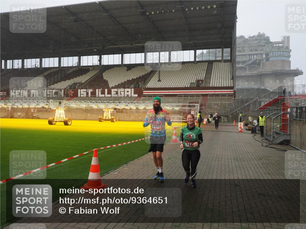 07.12.2025 - St. Pauli X-Mass-Run No. 15 Fabian Wolf http://msf.ph/oto/9364651 07.12.2025 10:07:42 Ziel 1447, 1449, 1543, 1905, 3003 meine-sportfotos.de