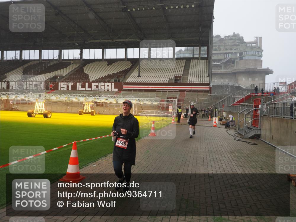 07.12.2025 - St. Pauli X-Mass-Run No. 15 Fabian Wolf http://msf.ph/oto/9364711 07.12.2025 10:08:24 Ziel 2650, 2746 meine-sportfotos.de
