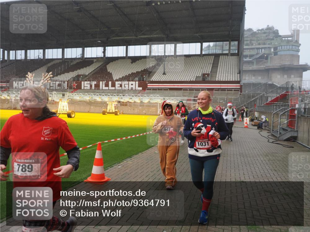07.12.2025 - St. Pauli X-Mass-Run No. 15 Fabian Wolf http://msf.ph/oto/9364791 07.12.2025 10:08:52 Ziel 19, 390, 707, 786, 789, 947, 1002, 1031, 1176, 2521, 3212, 3300, 3332, 3335, 3484, 3671, 3891, 3904, 3907, 4232, 4234, 4451 meine-sportfotos.de